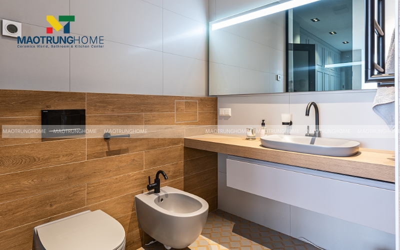 Hình ảnh gương treo tường được xây âm vào bên trong 