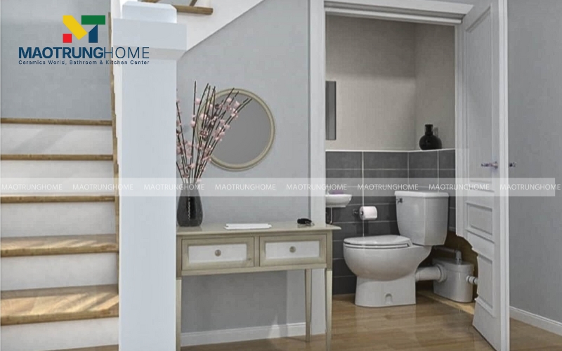 Hình ảnh mẫu nhà vệ sinh nhỏ gọn được bố trí thông minh dưới gầm cầu thang