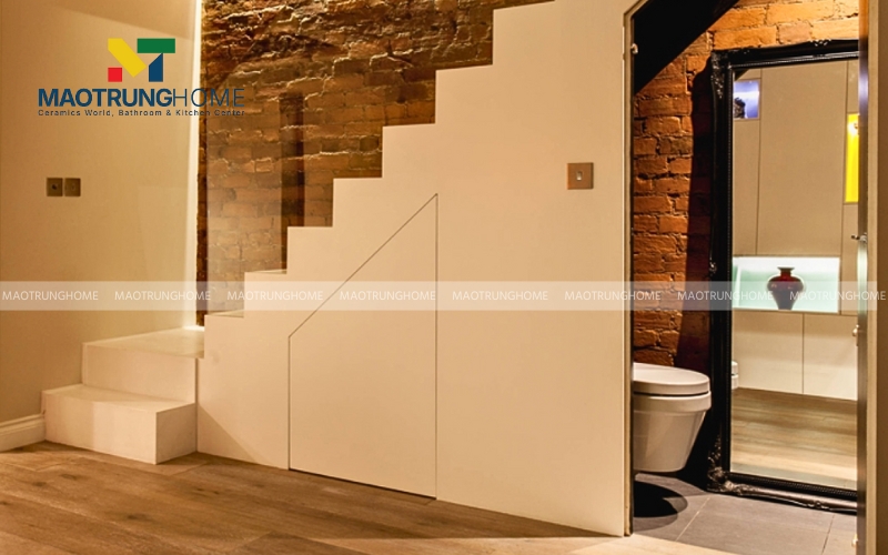 Hình ảnh mẫu nhà vệ sinh nhỏ gọn với tường giả cổ