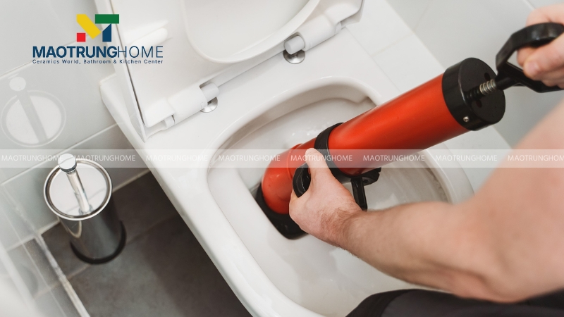 Dùng pittong cao su đúng cách để tạo áp suất