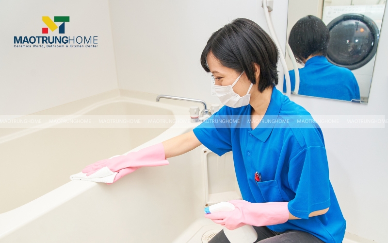Cần vệ sinh bồn tắm định kỳ