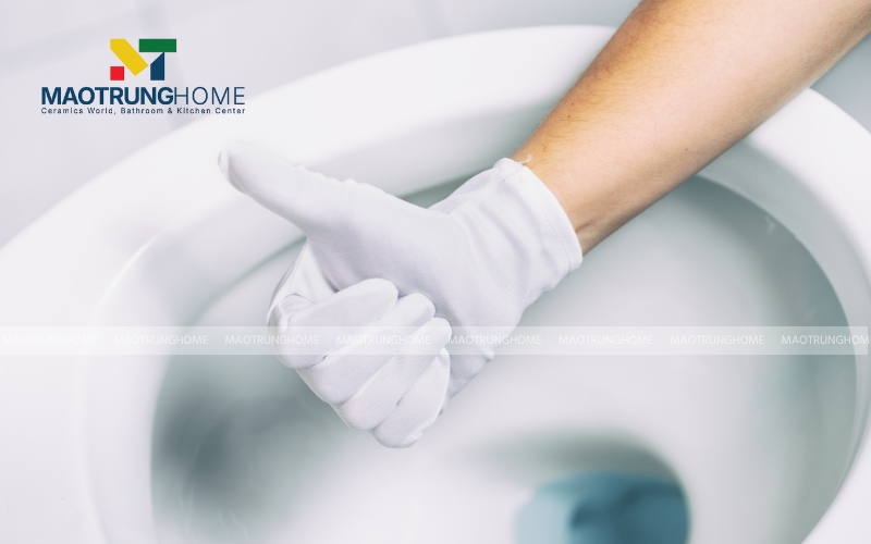 Nên ưu tiên lựa chọn các mẫu bồn cầu 1 khối hoặc 2 khối thông thường để giảm áp lực nước