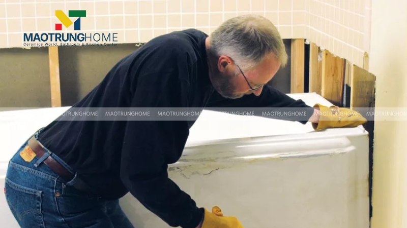 Đặt bồn vào vị trí và cân chỉnh thăng bằng