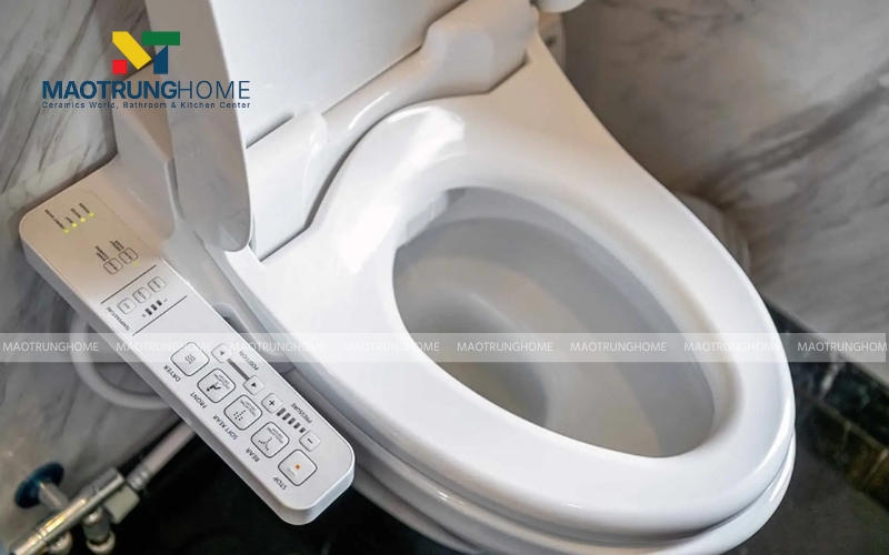 Bảng điều khiển của bồn cầu thông minh thường được thiết kế trực quan dễ sử dụng