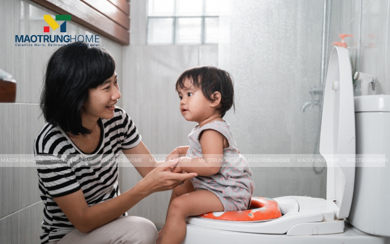 Giai đoạn 2 đến 5 tuổi là giai đoạn quan trọng để rèn luyện thói quen tự đi vệ sinh cho trẻ