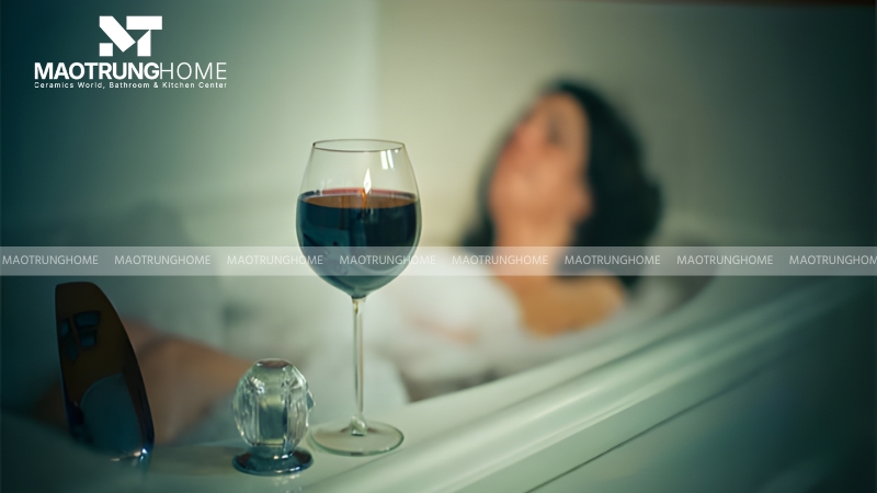 Người say rượu tuyết đối không được tắm bồn