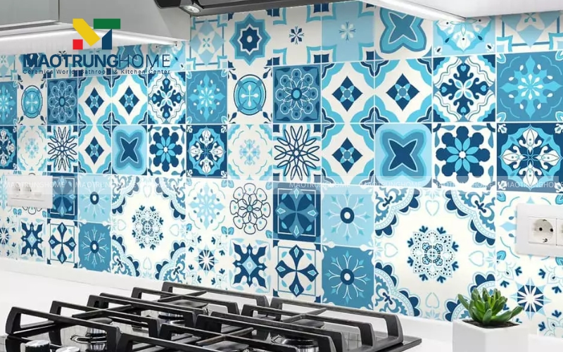 Gạch ốp tường bếp màu xanh nước