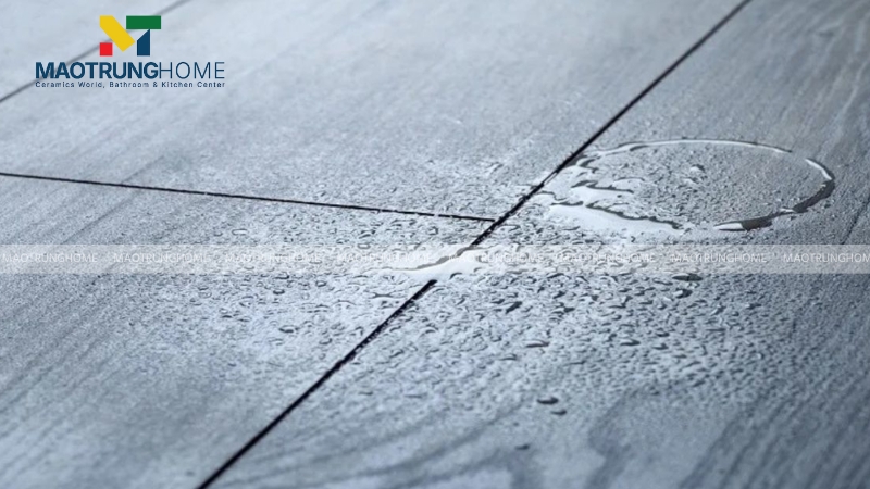 Độ hút nước thấp giúp gạch chống thấm hiệu quả