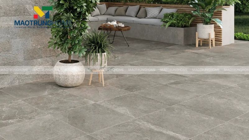Kích thước gạch: Phù hợp với diện tích và phong cách