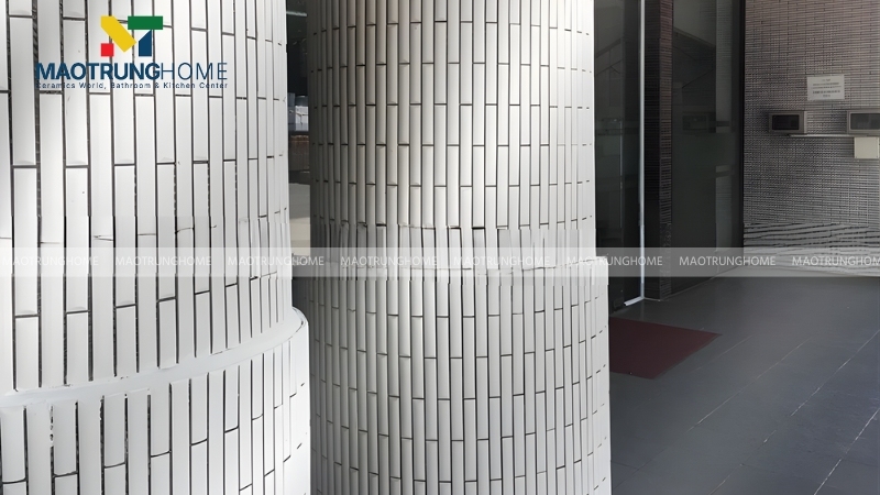 Mẫu gạch thẻ ốp cột độc đáo
