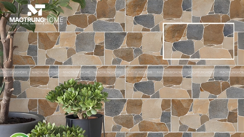 Gạch ốp tạo ra một lớp lá chắn vững chắc cho tường rào