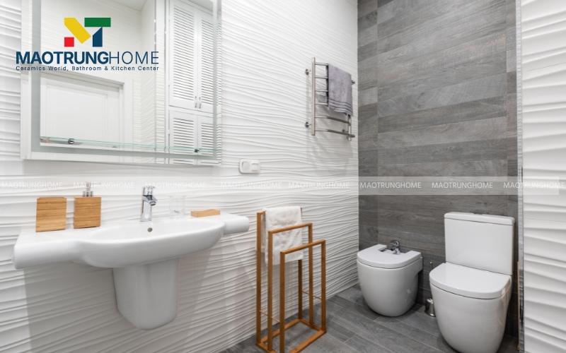 Gạch lát nền nhám chống trơn trượt R10 đảm bảo an toàn