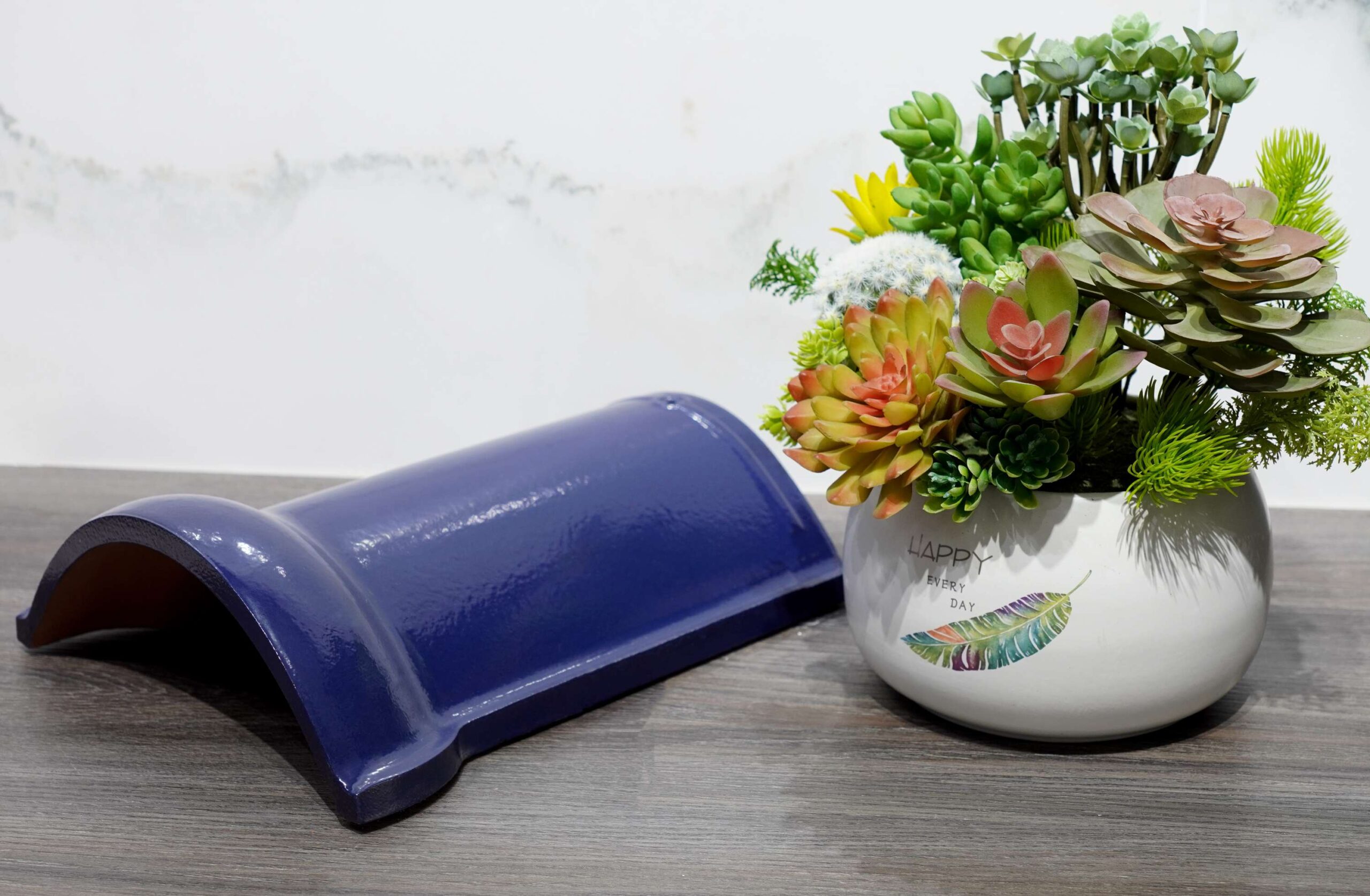 Ngói gốm tráng men Đang cập nhật Ngói nóc 22.PC.51.11.001