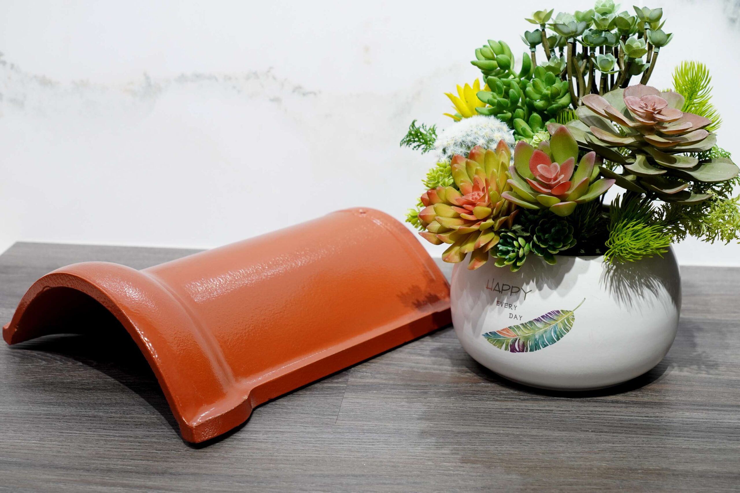 Ngói gốm tráng men Đang cập nhật Ngói nóc 22.PC.51.11.006