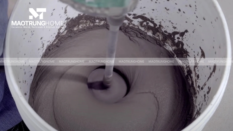 Trộn keo dán gạch