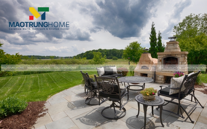 Mẫu gạch sân vườn ghi xám chịu lực tốt