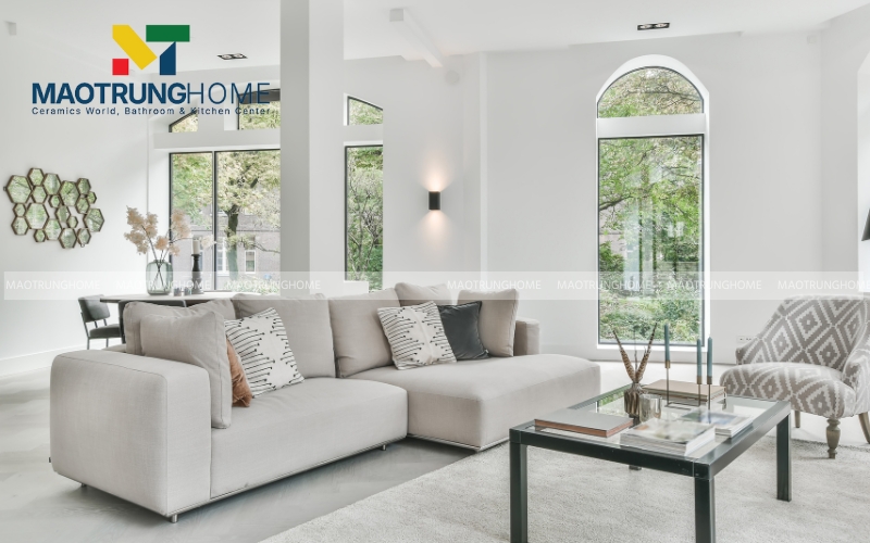 Gạch vân đá khổ lớn màu ghi xám tạo hiệu ứng không gian liền mạch