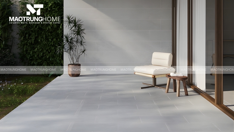 Mẫu gạch lát nền màu xám trắng cho sân vườn