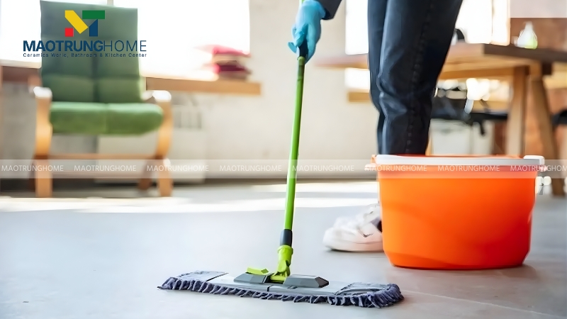 Gạch lát nền chung cư chất lượng giúp chống bám bẩn, dễ dàng lau dọn