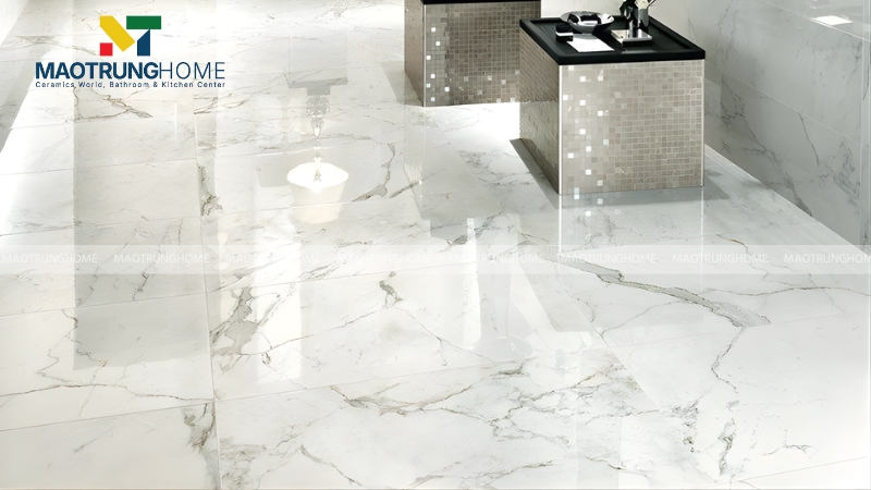 Gạch vân đá marble giúp nhà trông sáng sủa và sang trọng hơn