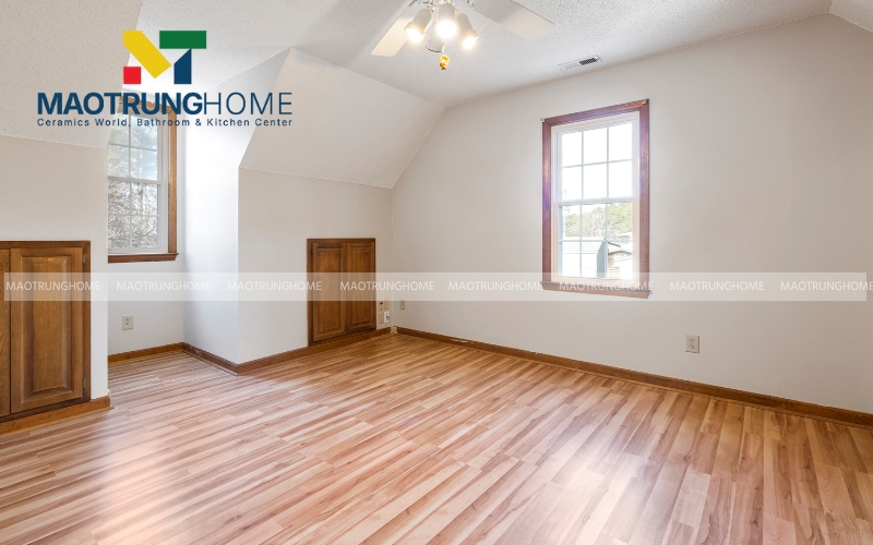 Phối hợp hai tông màu đậm nhạt tạo sự phá cách cho sàn nhà