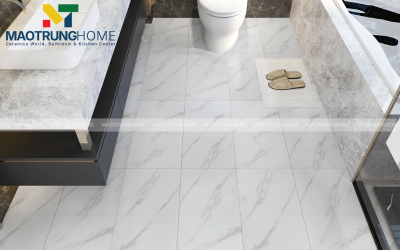 Đường vân đá cẩm thạch tinh xảo tạo điểm nhấn cho không gian tắm