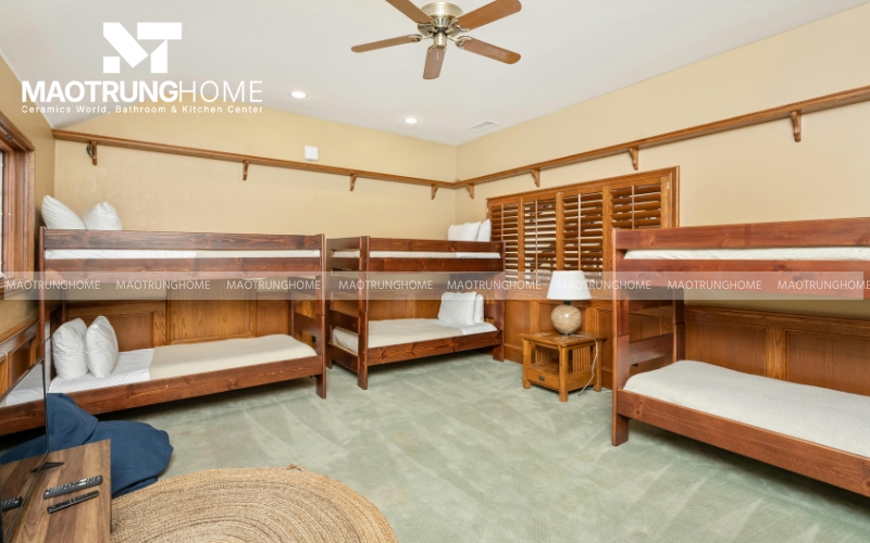 Cảm giác ấm áp và dễ chịu trong từng bước chân trên sàn phòng ngủ