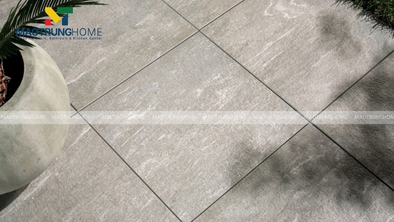 Gạch porcelain phù hợp cho lát sân thượng vì độ bền vượt trội