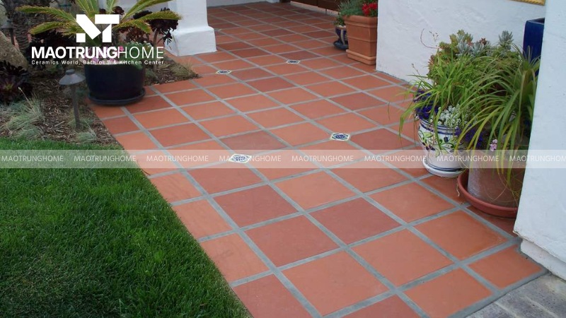 Gạch đỏ sân vườn chống trơn và rêu mốc (Mẫu 1)