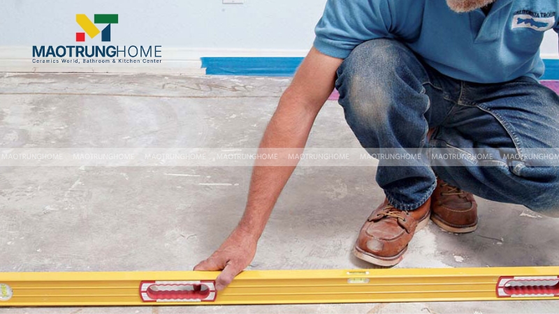 Kiểm tra độ phẳng nền xi măng mới đổ