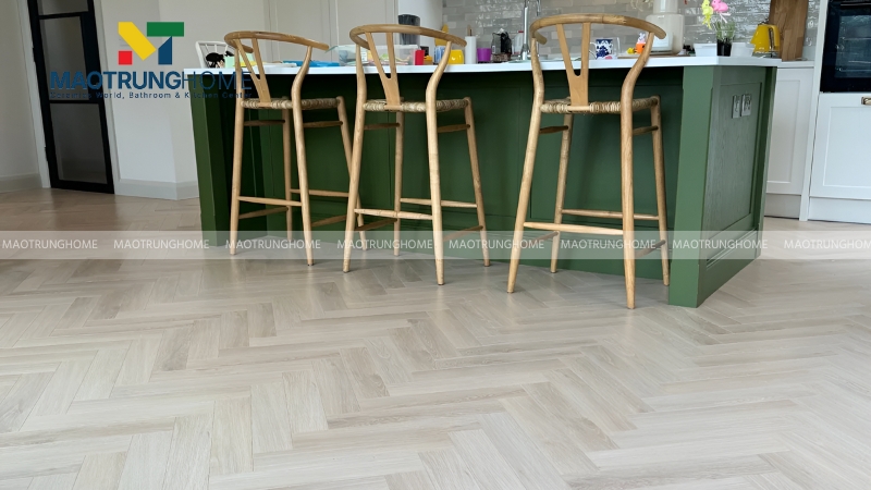 Mẫu gạch vân gỗ xám trắng (Mẫu 4)