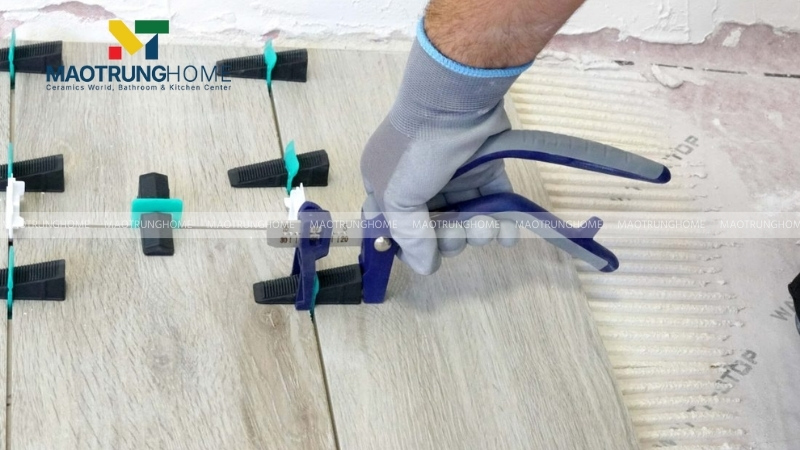 Kỹ thuật sử dụng ke cân bằng cho gạch khổ lớn