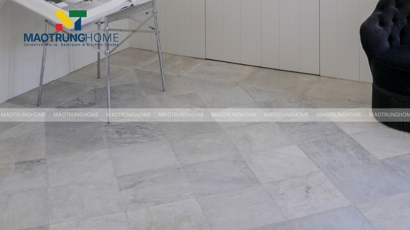 Gạch vân đá tông màu trắng và kem (Mẫu 4)