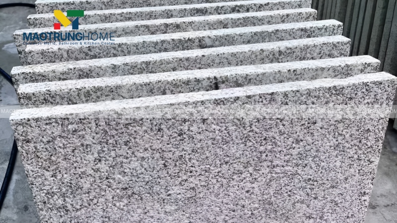 Chất liệu xương gạch nên là granite