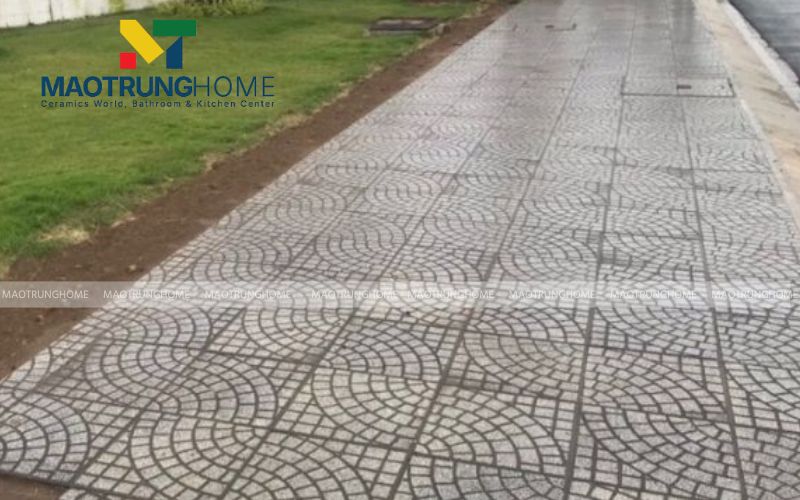 Bề mặt gạch Terrazzo được xử lý chống bám bẩn và dễ dàng vệ sinh