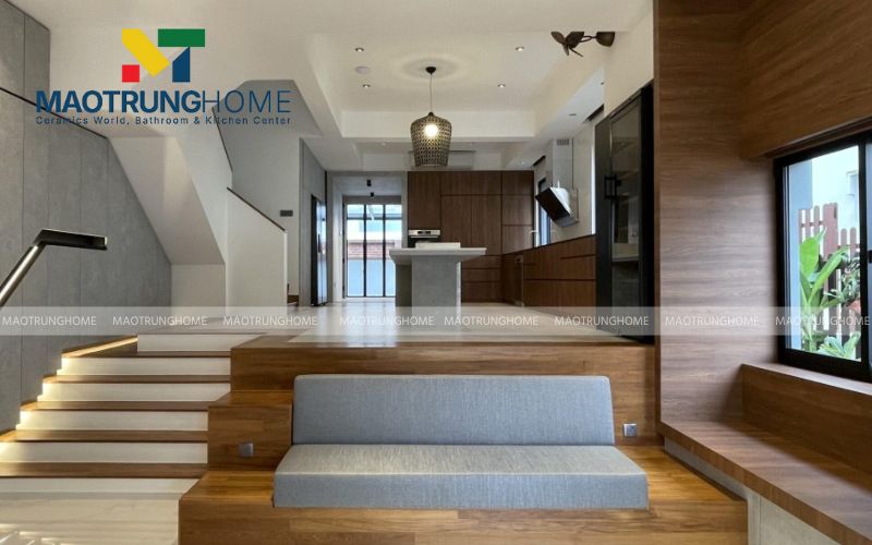 Sự tĩnh lặng và tinh tế cho lối vào nhà với gạch đen Matt