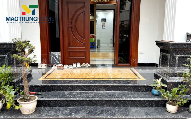 Bậc tam cấp gạch granite và gạch porcelain