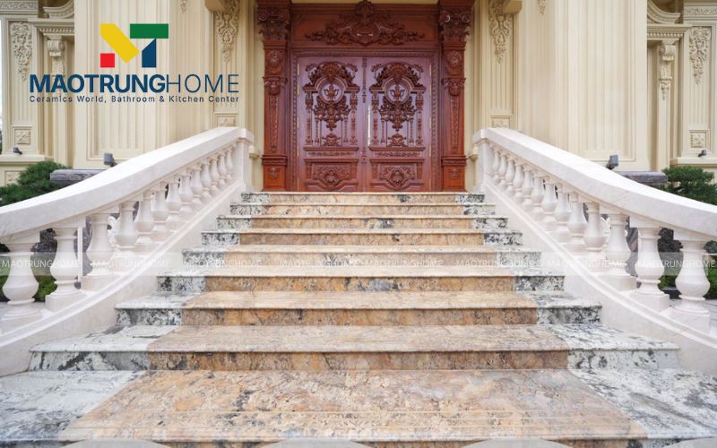 Vẻ đẹp đẳng cấp của bậc tam cấp lát gạch Marble vàng tinh tế