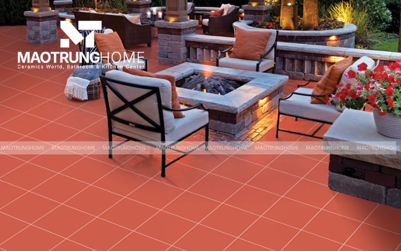 Nghệ thuật thiết kế không gian thư giãn ngoài trời với khu vực lò sưởi ấm cúng