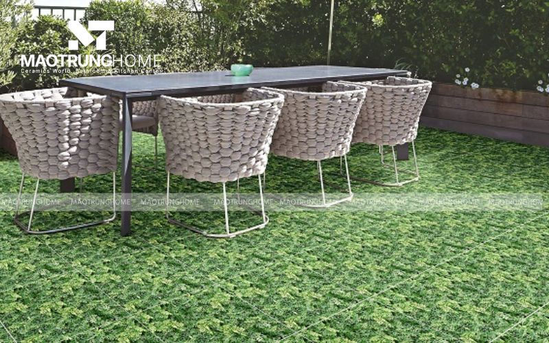 Các mẫu gạch lát sân vườn 40x40 giả cỏ giúp không gian luôn xanh mát