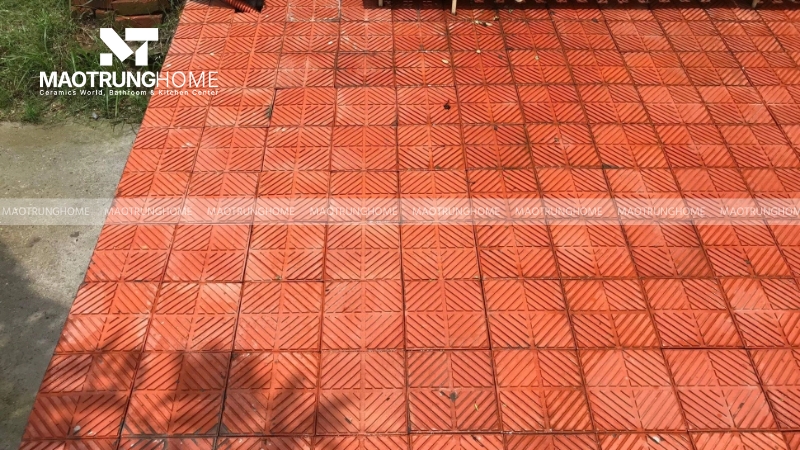 Vệ sinh và bảo quản bề mặt sau khi lát