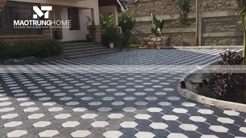 Mẫu gạch lục giác phối màu tương phản tạo điểm nhấn (Mẫu 4)