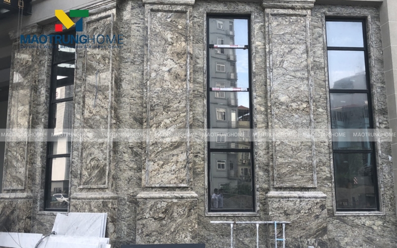 Họa tiết vân đá chạy dài xuyên suốt trên khổ gạch Big Slab