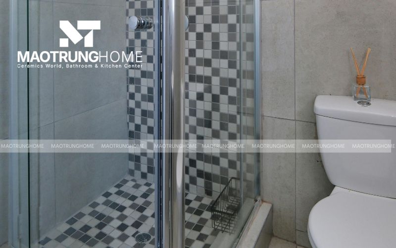 Gạch Mosaic lấp lánh tạo chiều sâu cho không gian hẹp