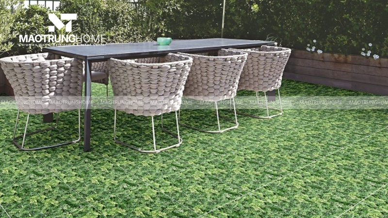Gạch giả cỏ 40x40 giúp tạo ra một không gian xanh giả lập ngay trên mái nhà