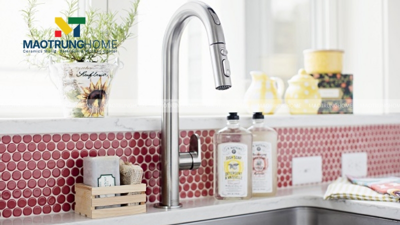Gạch mosaic là loại gạch được tạo thành từ việc gắn các viên nhỏ lên một vỉ lưới cố định