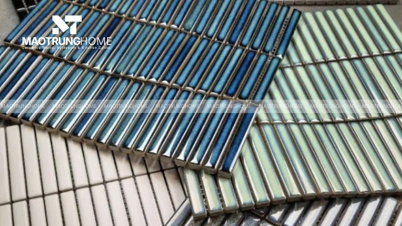 Gạch mosaic thẻ que kitkat tối giản