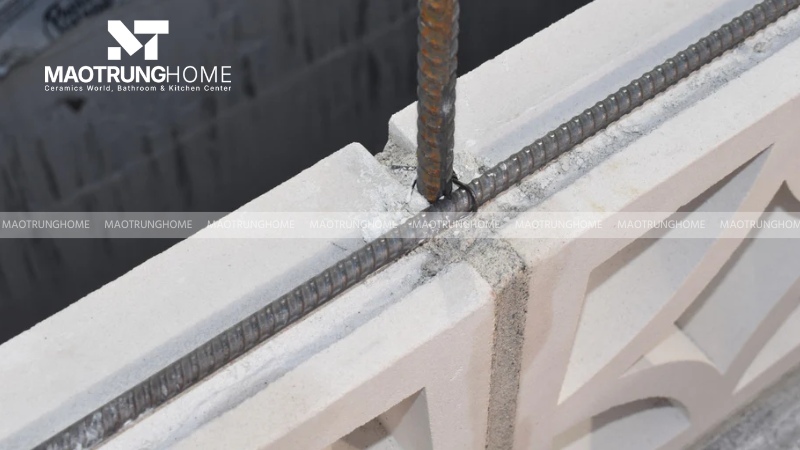 Xây gạch bông gió bắt buộc phải có khung sắt định hình chắc chắn