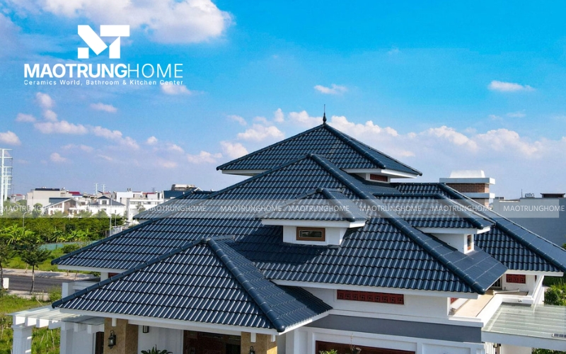 Ngói tráng men gồm lõi đất sét tinh luyện được ép khuôn định hình và lớp phủ men màu