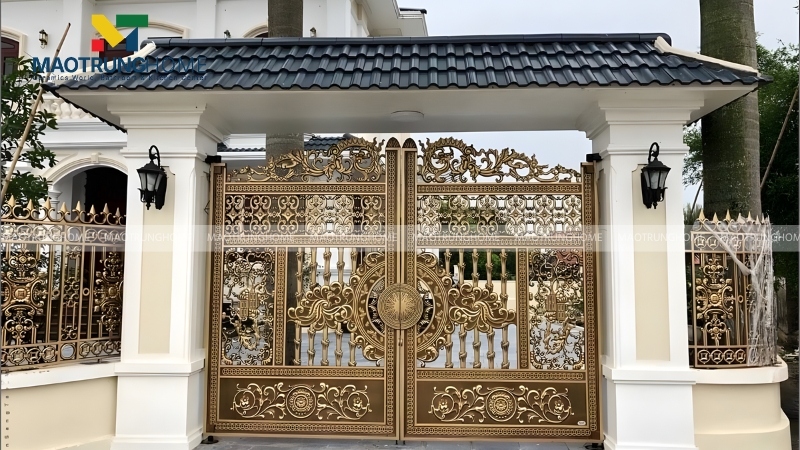 Cổng mái ngói là phần mái che phía trên cổng nhà